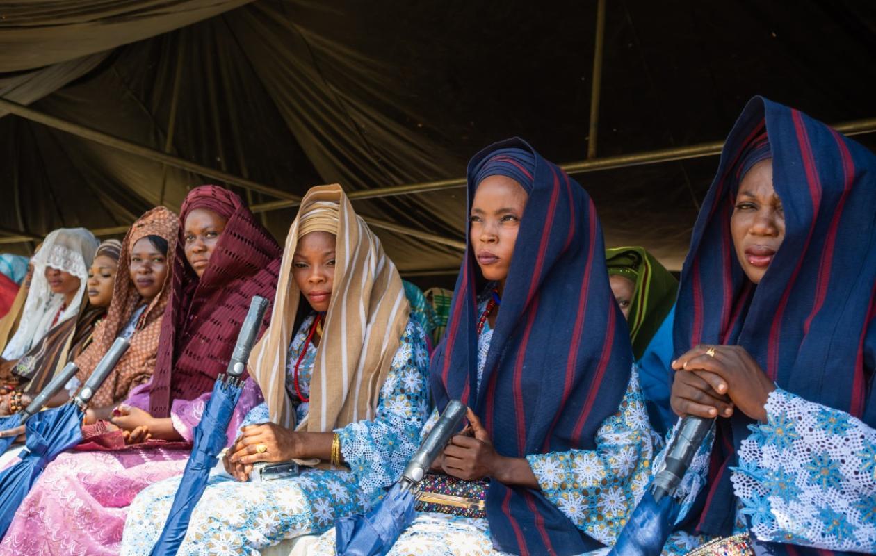 Dans l'ouest du Nigeria, un festival traditionnel célèbre le mariage collectif de dizaines de couples