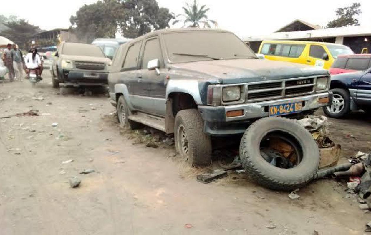 Véhicules, épaves et engins abandonnés dans les artères : l’avertissement du Gouverneur de Dakar