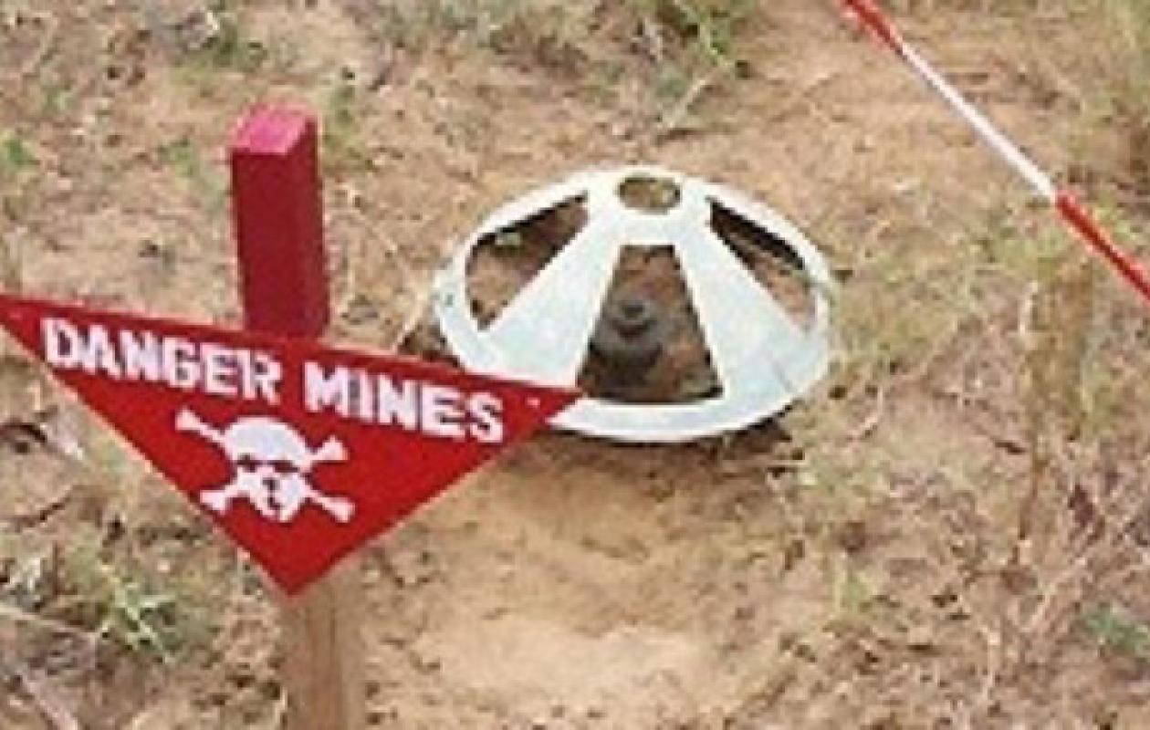 Goudomp - Un jeune saute sur une mine et perd une jambe