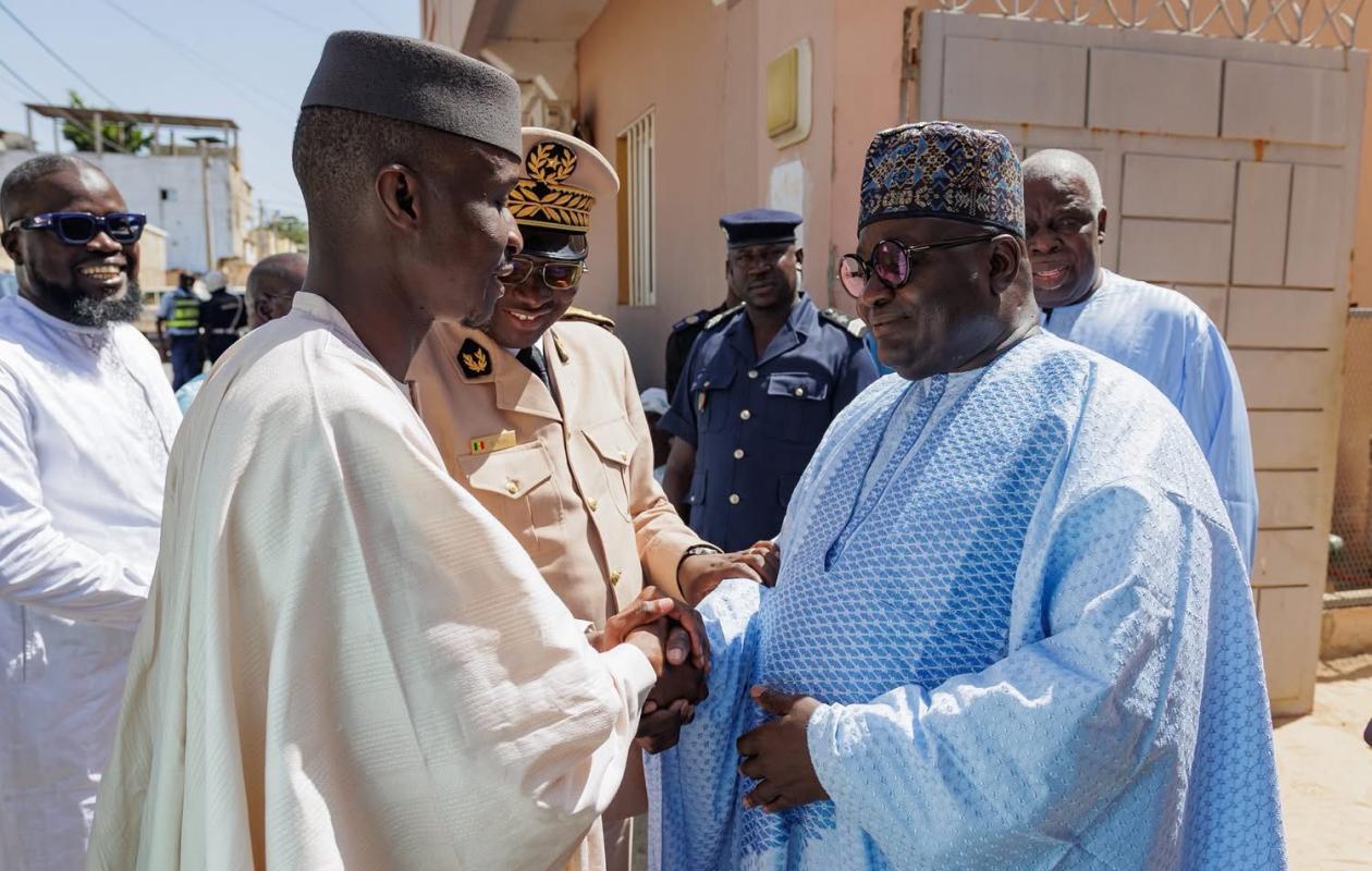 Visite aux familles religieuses : Le ministre de l'Intérieur réitère les engagements du gouvernement pour la paix et la sécurité du pays