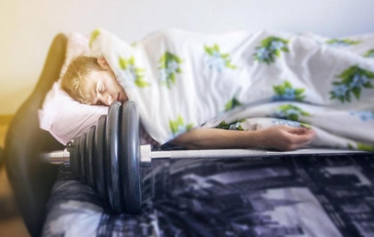 Le rôle du sommeil et de la récupération chez les haltérophiles