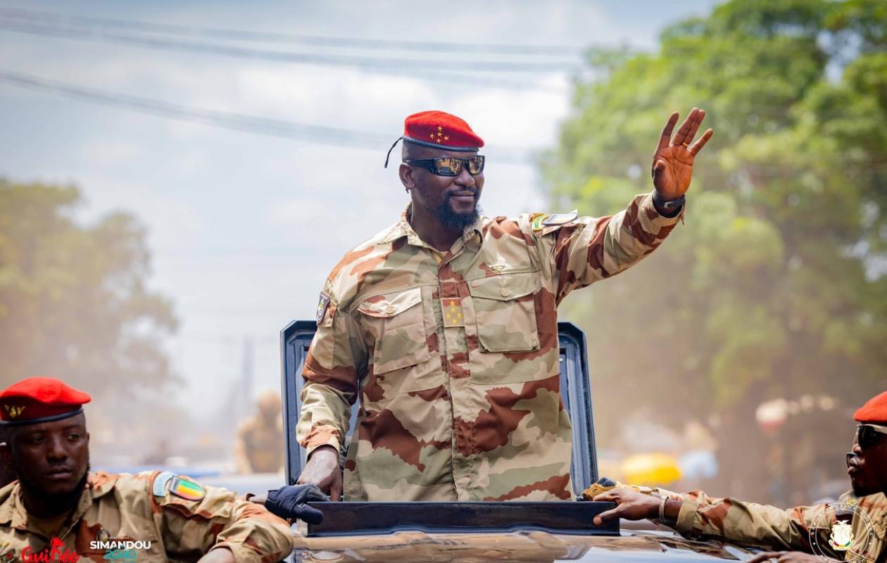 Guinée : Doumbouya officiellement candidat à la présidentielle du 28 décembre