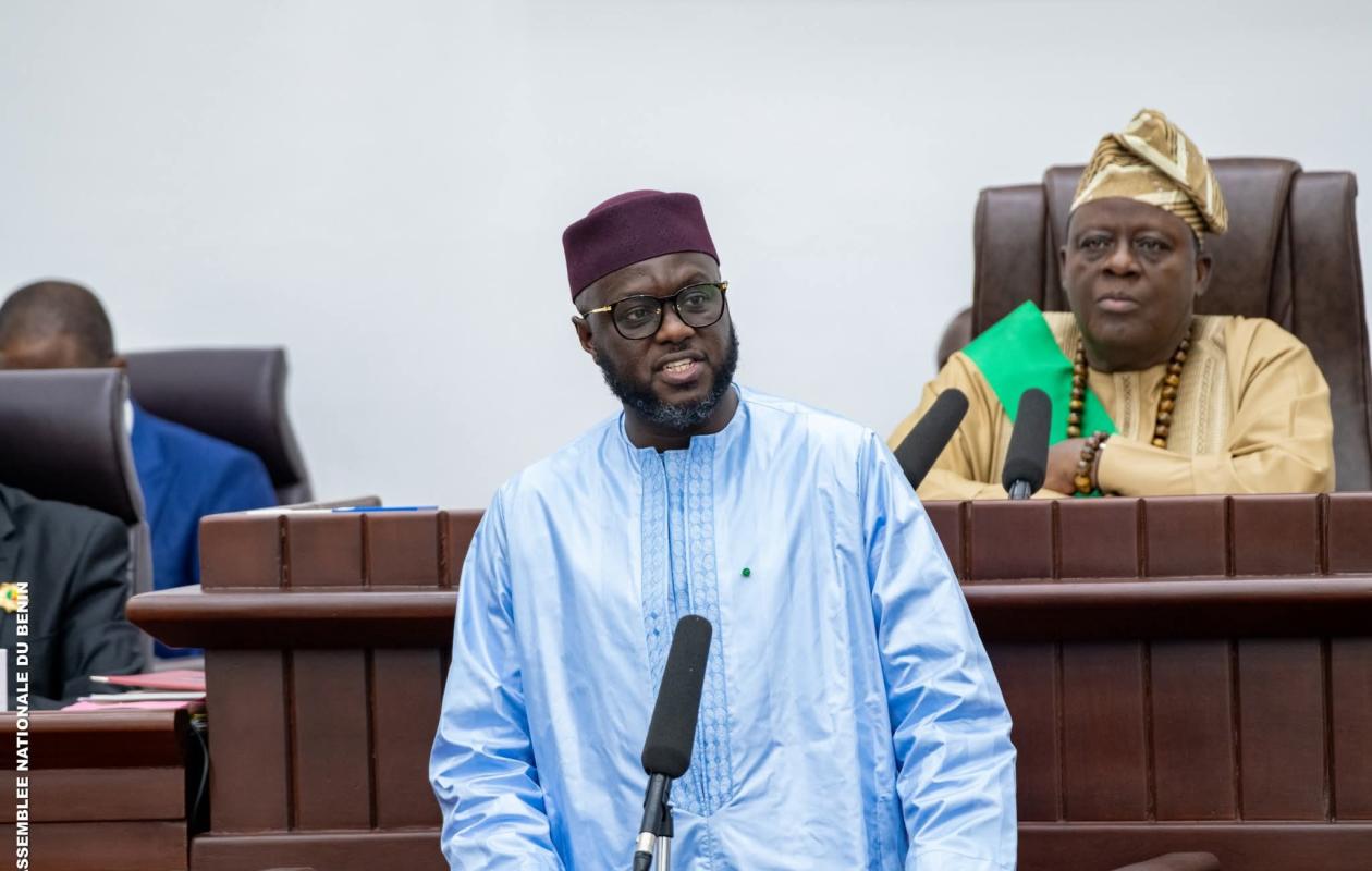 El Malick Ndiaye au Bénin : Entre discours au Parlement à Porto-Novo et tourisme à Ouidah