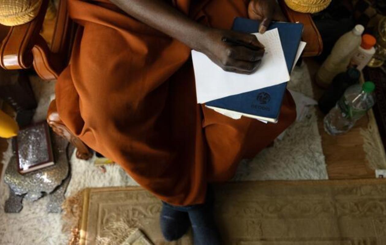 Le marabout aux "bouteilles mystiques " tombe pour escroquerie de plus de 25 millions F CFA