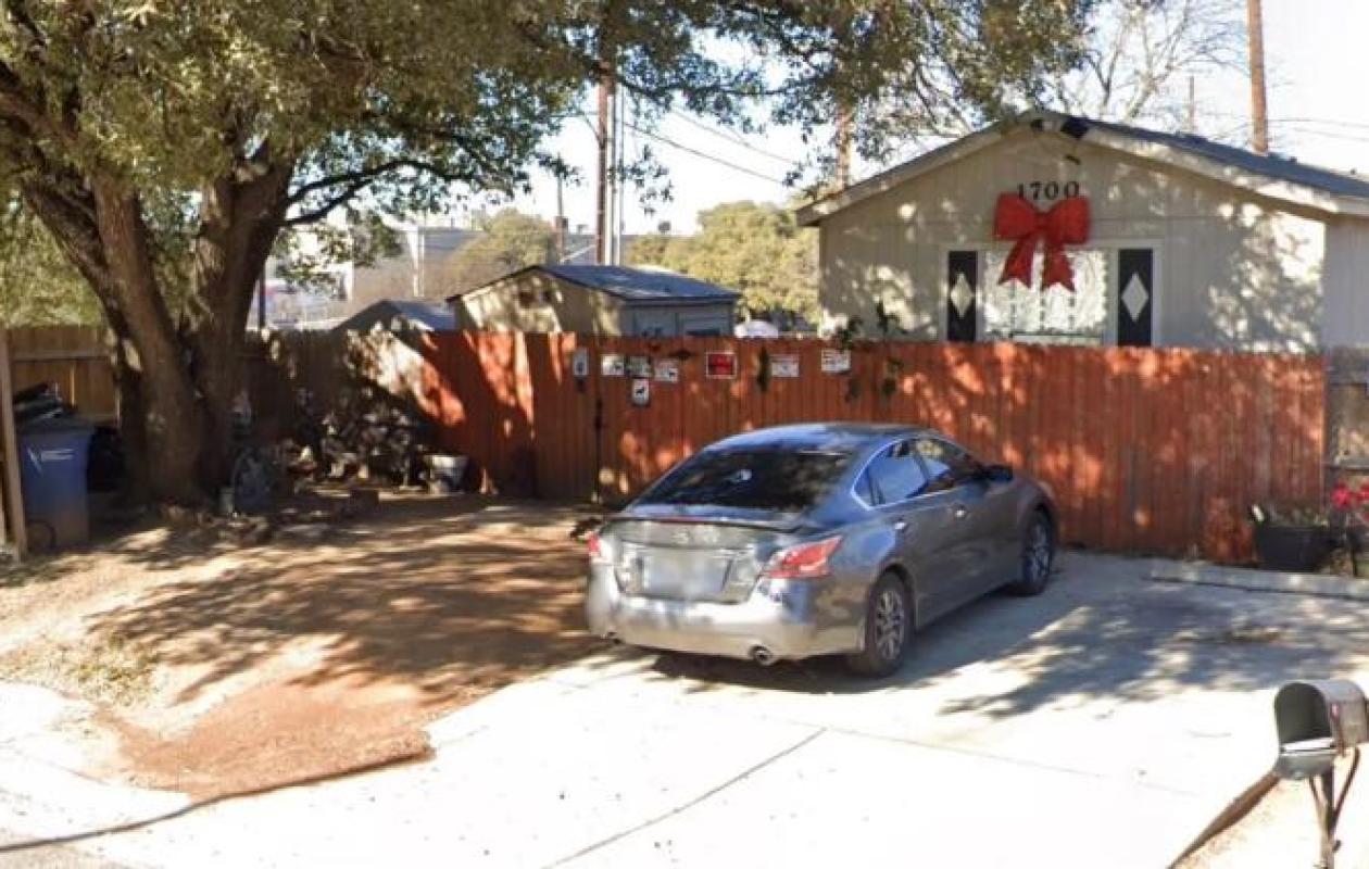 Torturée et laissée à moitié nue... Une femme séquestrée durant des mois dans un jardin du Texas par ses anciens «amis»