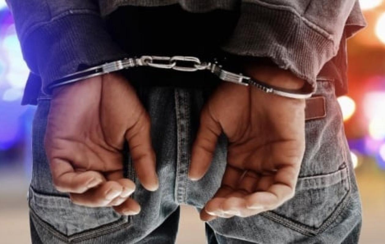 Fraîchement élargi de prison : Il vole le téléphone d’un avocat dans son cabinet pour...