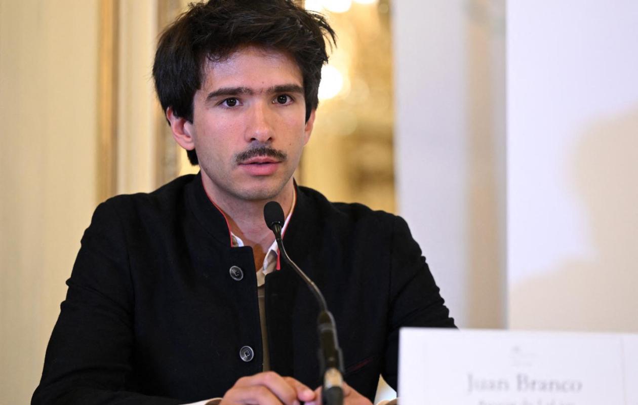 Juan Branco: « Les numéros 2 ne supportent pas leur illégitimité…»