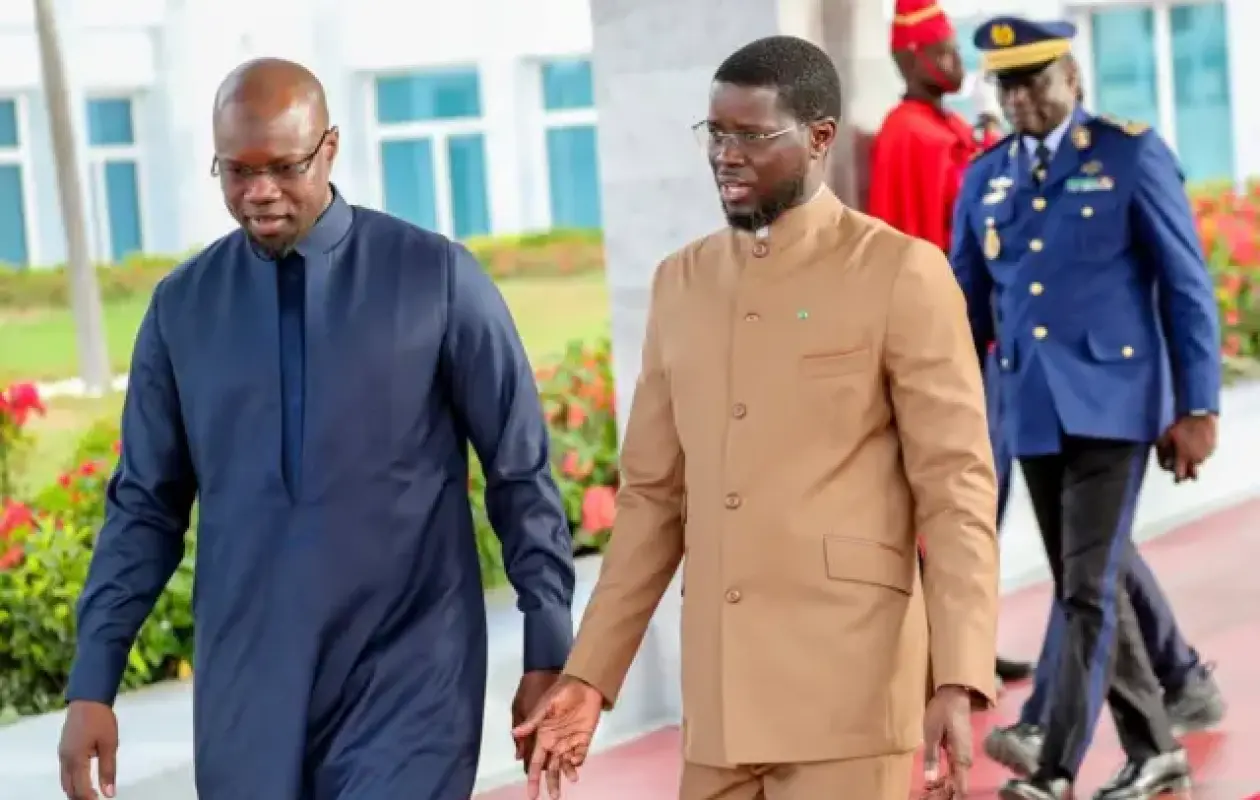 Crise Diomaye Faye-Ousmane Sonko : pourquoi ce n’est ni Senghor-Dia (1962) ni Wade-Idy (2004)