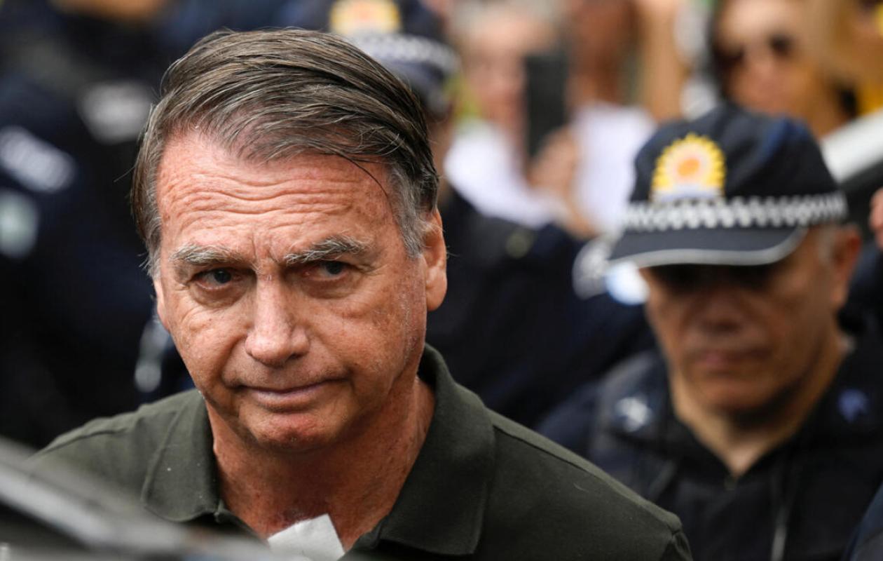 Brésil: L'ex-président Bolsonaro se rapproche de la prison