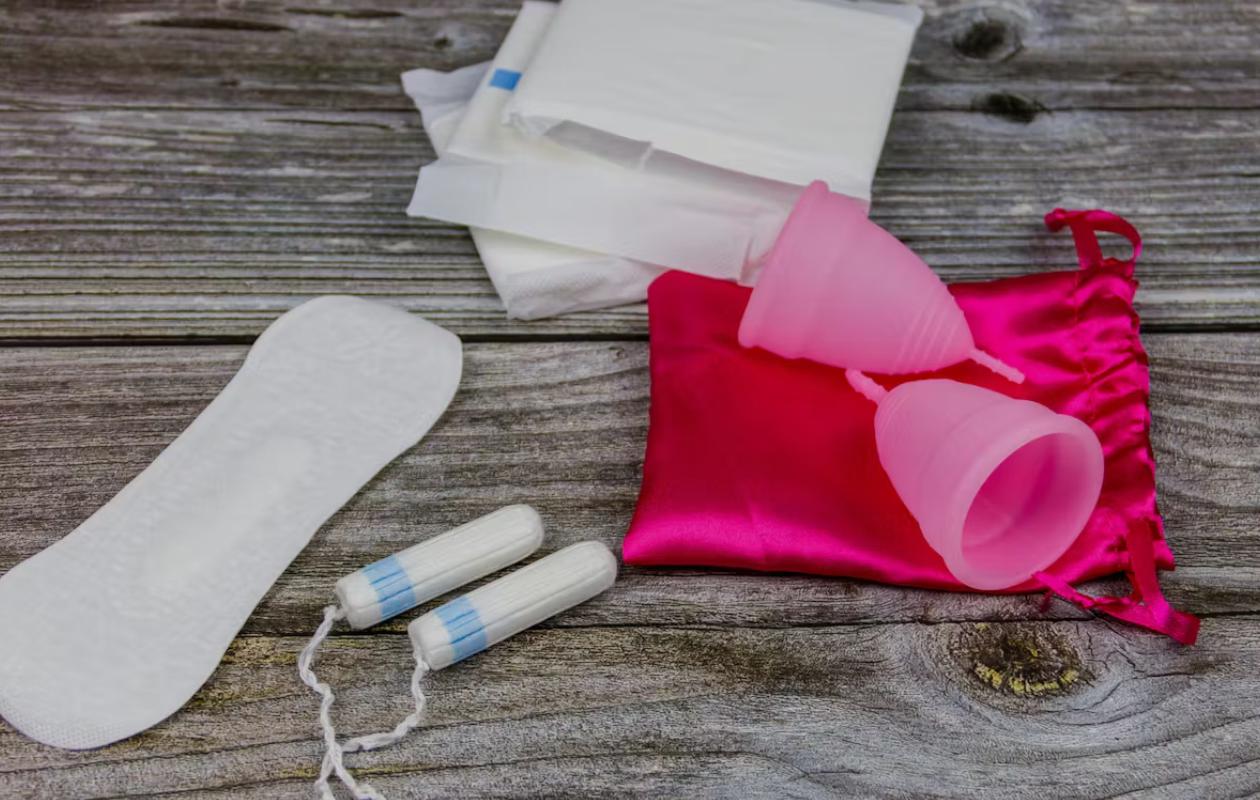 Santé féminine : Les risques méconnus liés à une protection menstruelle portée trop longtemps