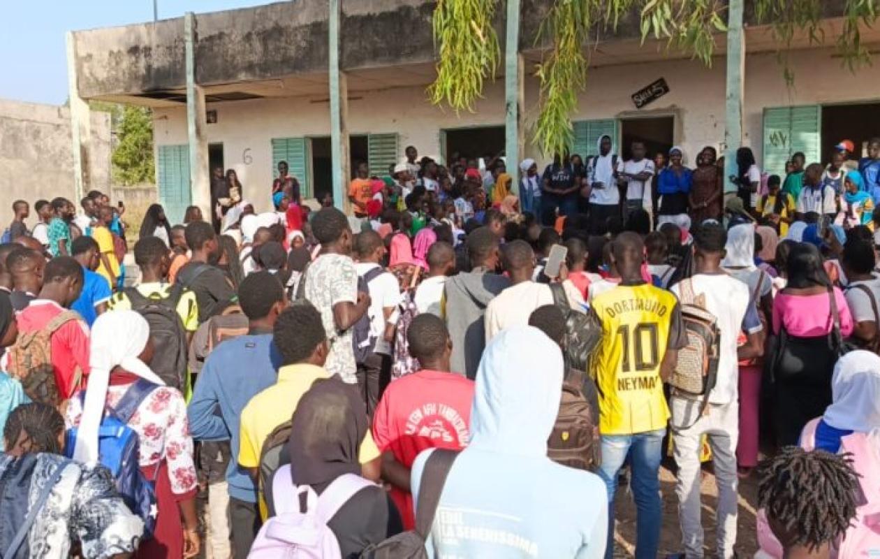 Déficit de professeurs au CEM de Kamb (Linguère) : Les élèves décrètent une  grève de 24 heures