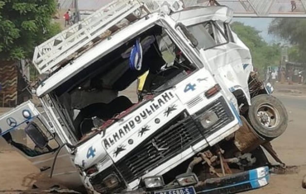 Khombole : Un car "Ndiaga-Ndiaye" se renverse et fait plusieurs blessés
