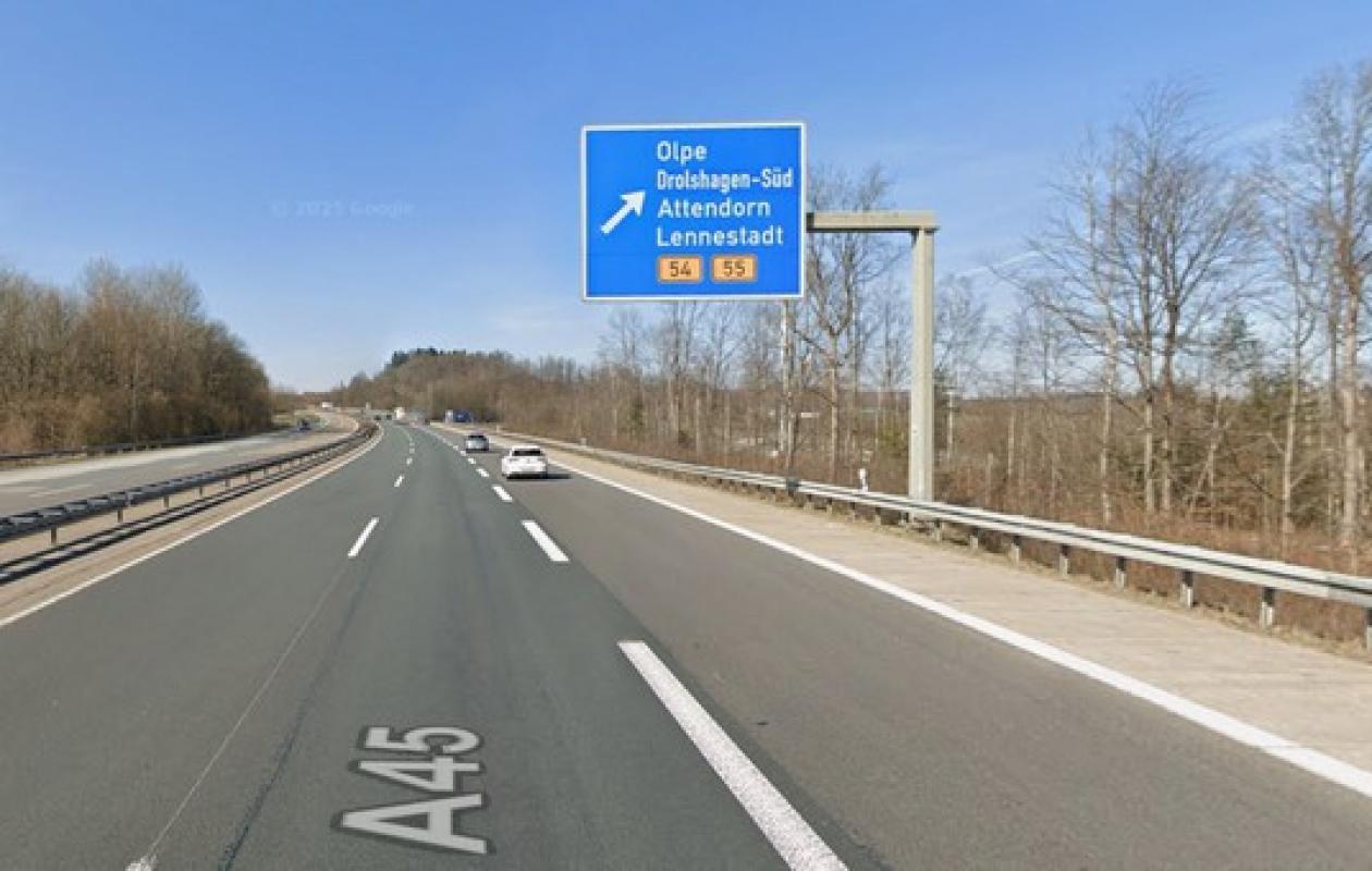 Les mains d'une femme découvertes sur l'autoroute, son bébé retrouvé abandonné dans sa poussette