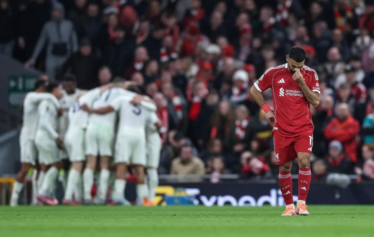 Foot: crise aiguë à Liverpool, balayé 3-0 par Nottingham