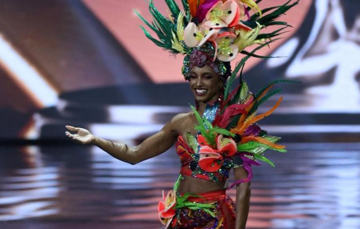 Miss Jamaïque toujours hospitalisée en soins intensifs après sa chute de la scène de Miss Univers