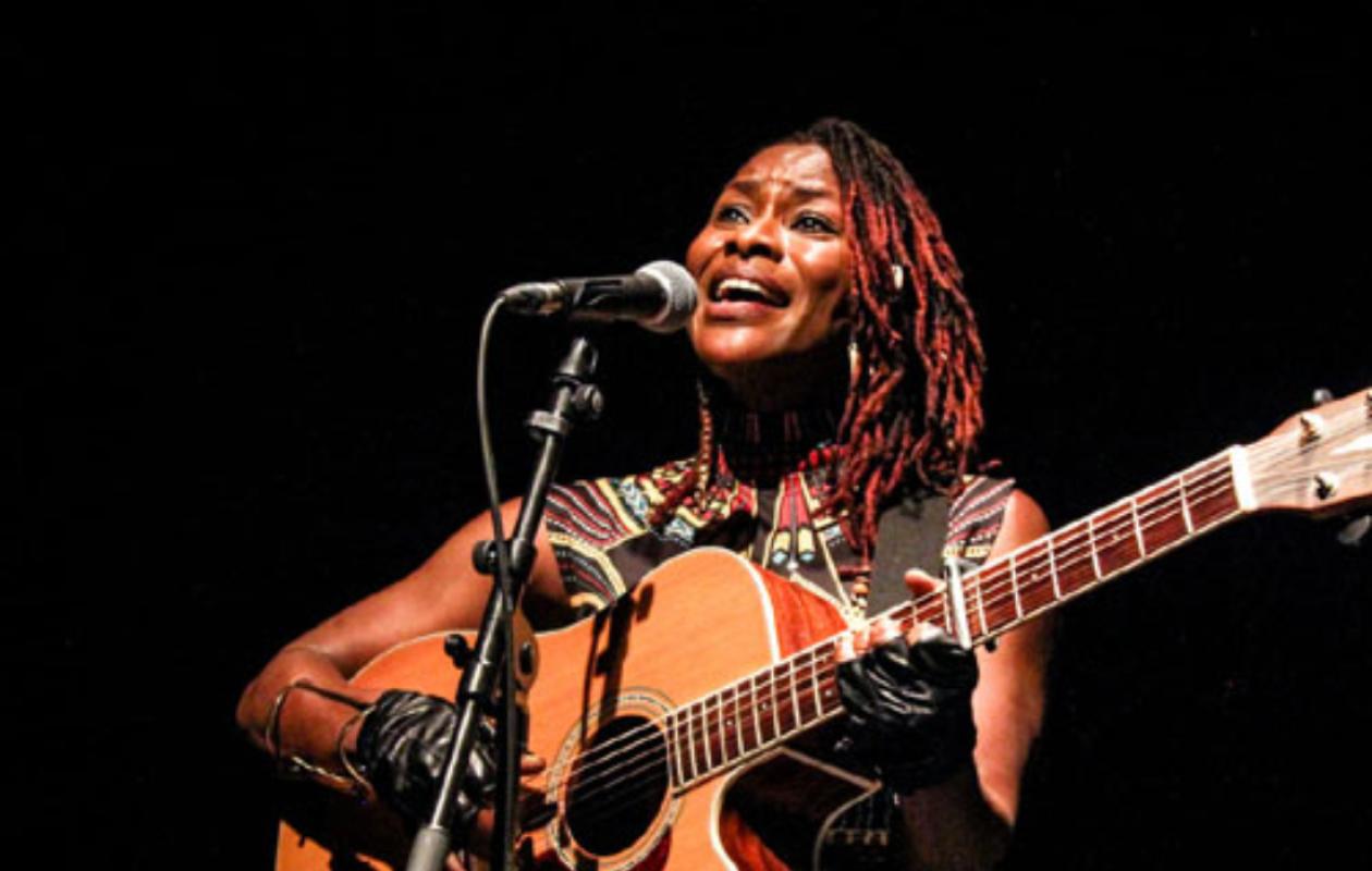 MUSIQUE : La chanteuse Ma Sané annonce son retour sur scène