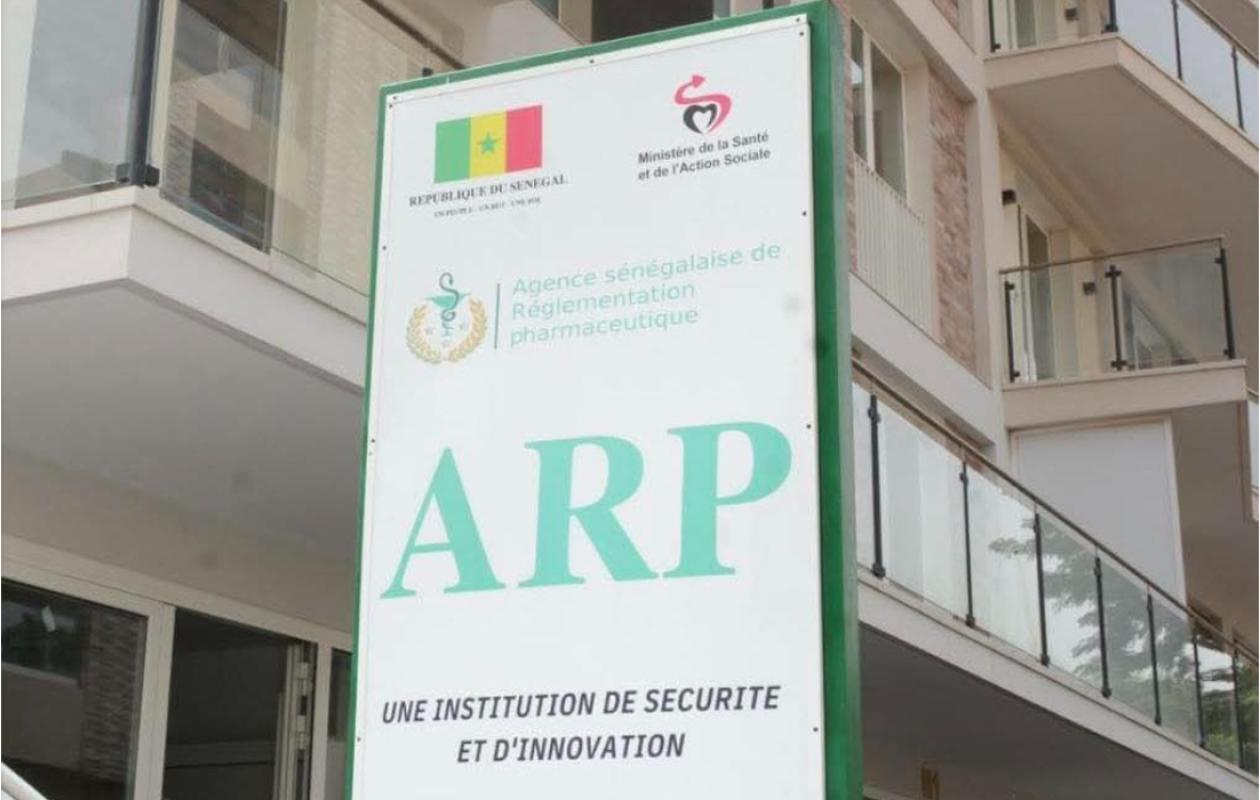 Tensions avec le SAMES : L’Agence de réglementation pharmaceutique apporte ses clarifications