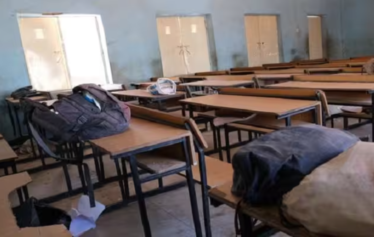 Crises d’hystérie au lycée de Mako : Les cours perturbés et des parents inquiets accourent