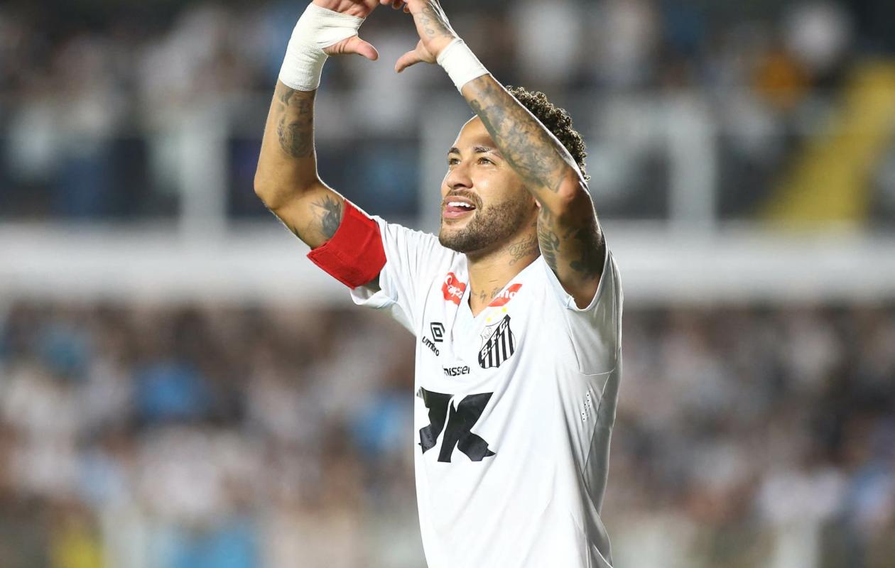 Brésil : Neymar joue, blessé et marque pour Santos