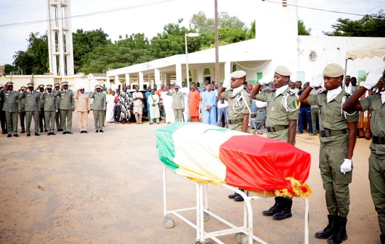 Décès de l'agent Adama Ndiaye : L'hommage de l'amicale des Inspecteurs et Officiers des Douanes