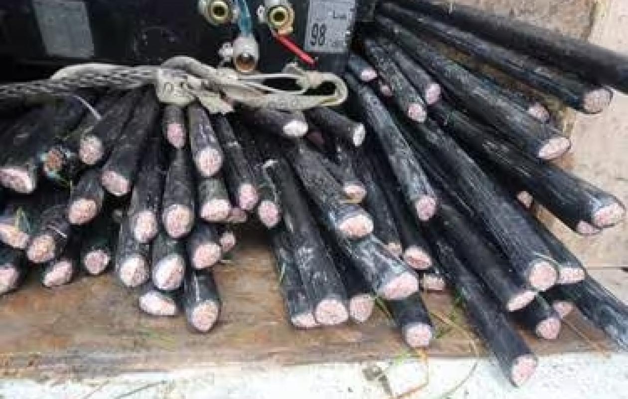 THIÈS : Surpris dans un bâtiment en train de voler des câbles électriques, S. Sow déclare qu'il y était pour se soulager