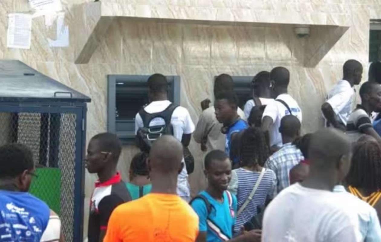 Bourses d'étudiants : L’État annonce le paiement, après plusieurs jours de tensions