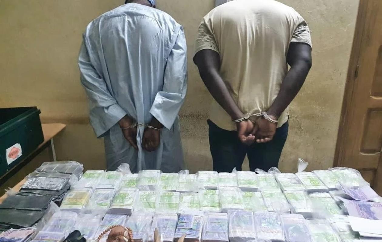 Un demi-milliard F CFA en faux billets saisis : trois arrestations dont un policier à la retraite