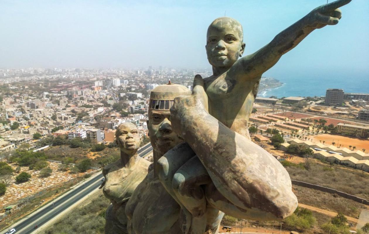 Du bronze à la rouille : Le monument de la Renaissance, allégorie de ce qui ne marche pas au Sénégal