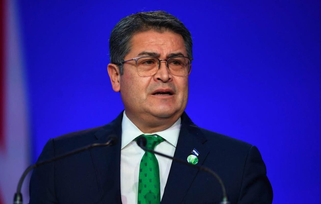 Trafic de drogue : Gracié par Trump, l'ex-président du Honduras sort de prison