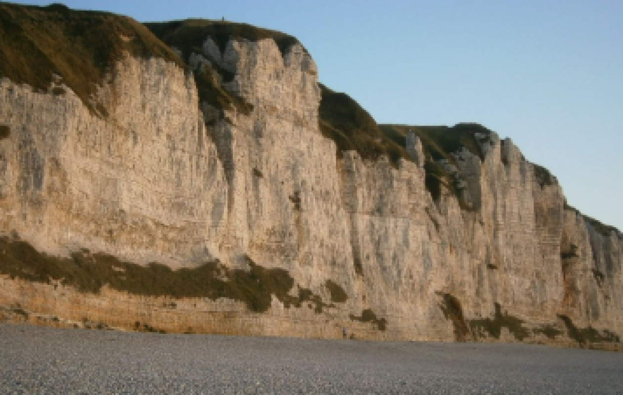 Argentine : Elle veut prendre une photo depuis une falaise et fait une chute fatale de 25 mètres