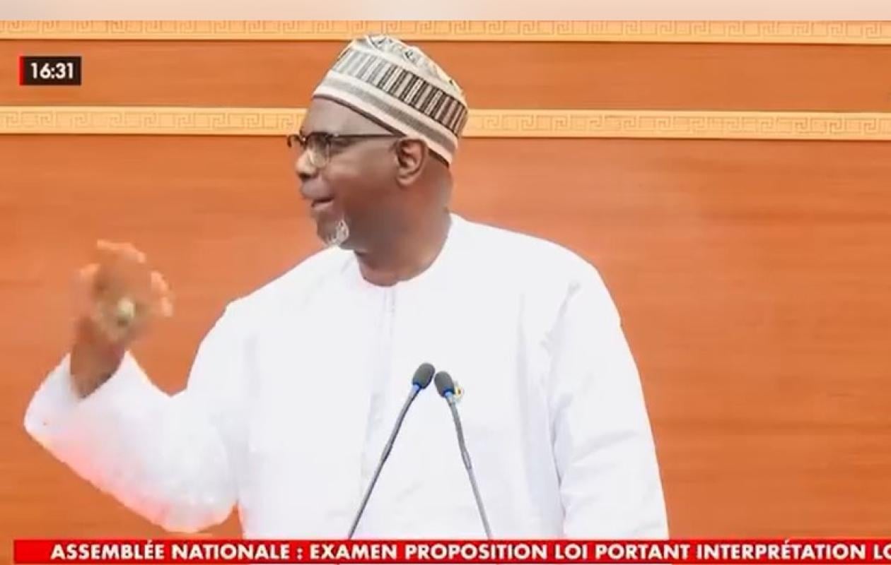 « Faites sortir ces bouillons de ce pays ! » : Mayobe Mbaye alerte sur un danger sanitaire