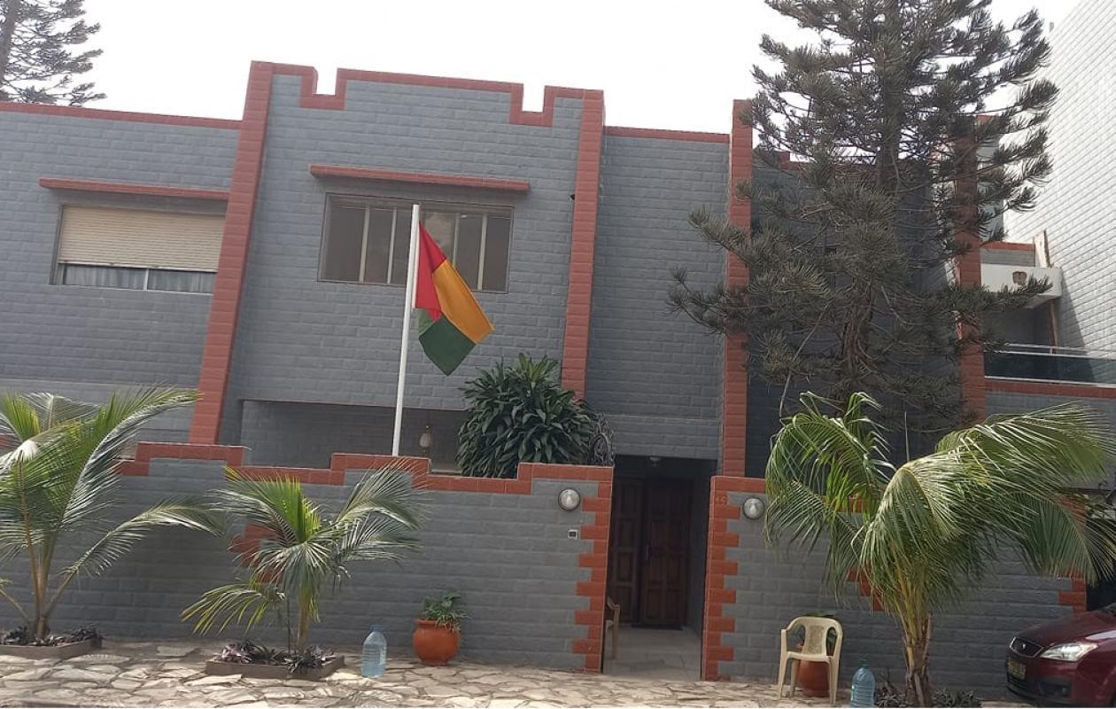 Yeumbeul : le véhicule du secrétaire de l'ambassade de Guinée-Bissau volé, 2 suspects arrêtés par la police de Comico