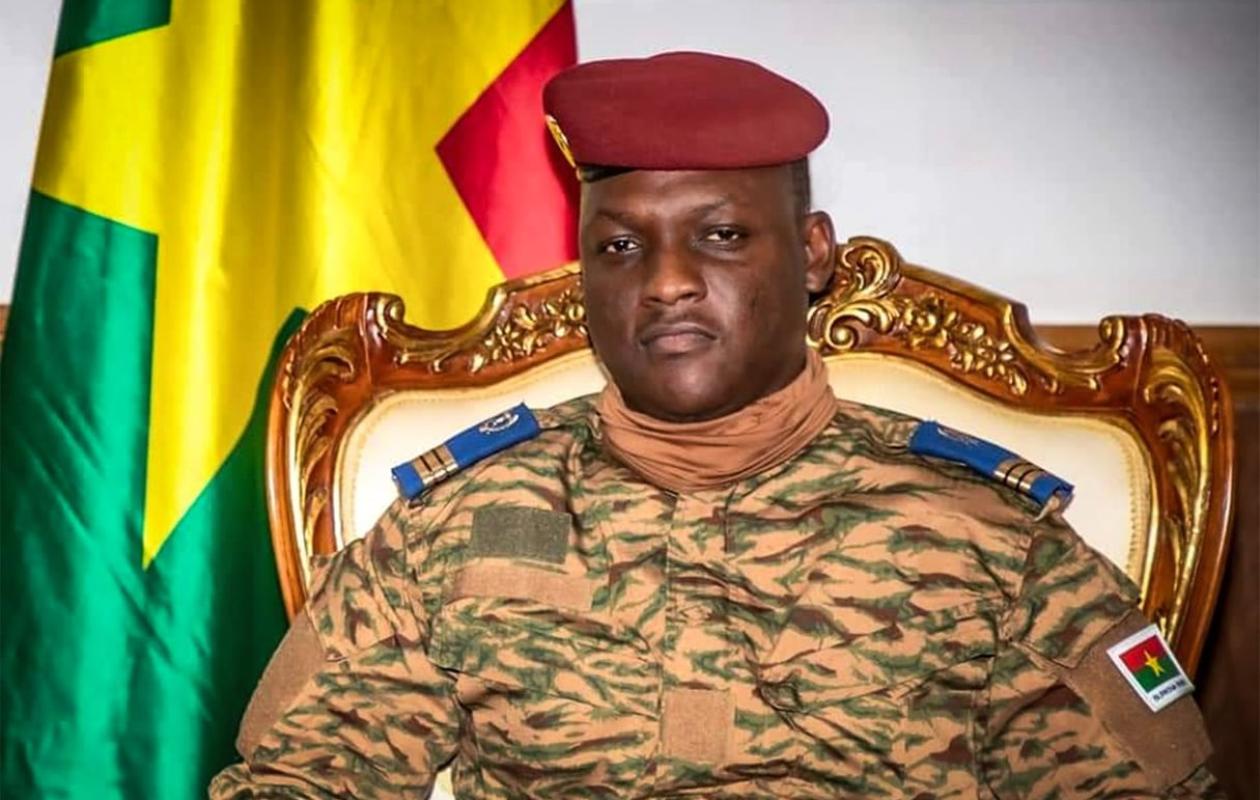 Burkina Faso : “Les terroristes n’ont que deux solutions, fuir ou mourir”, déclare le Capitaine Ibrahim Traoré