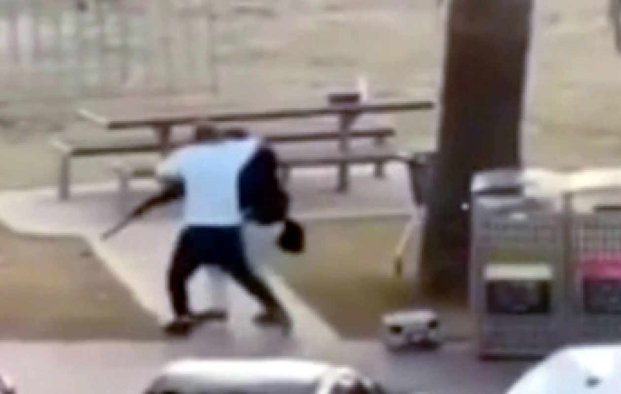 Héros de Sydney: l'homme qui a risqué sa vie pour désarmer l'assaillant identifié