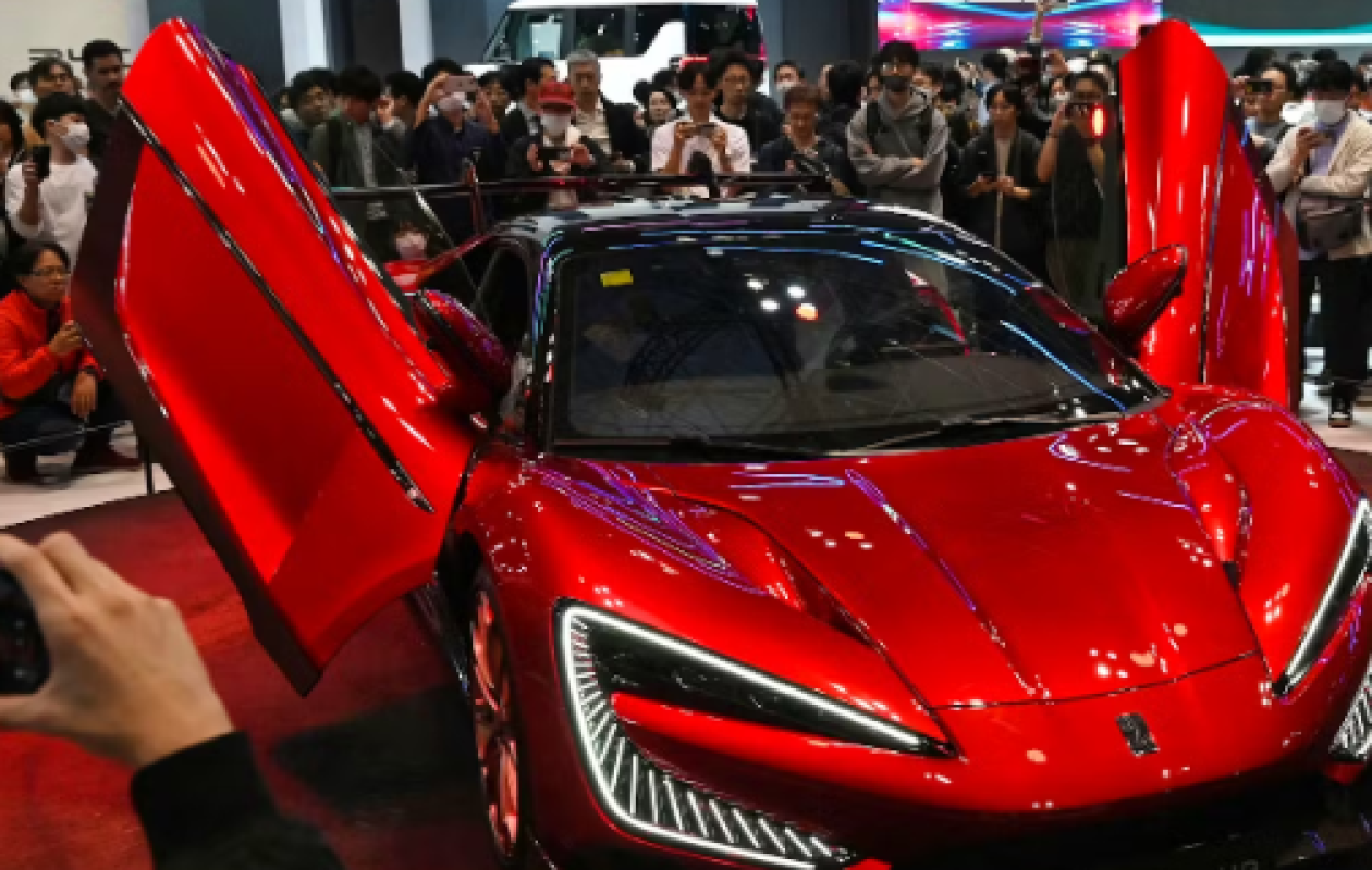 L'UE renonce au tout-électrique en 2035 pour les autos