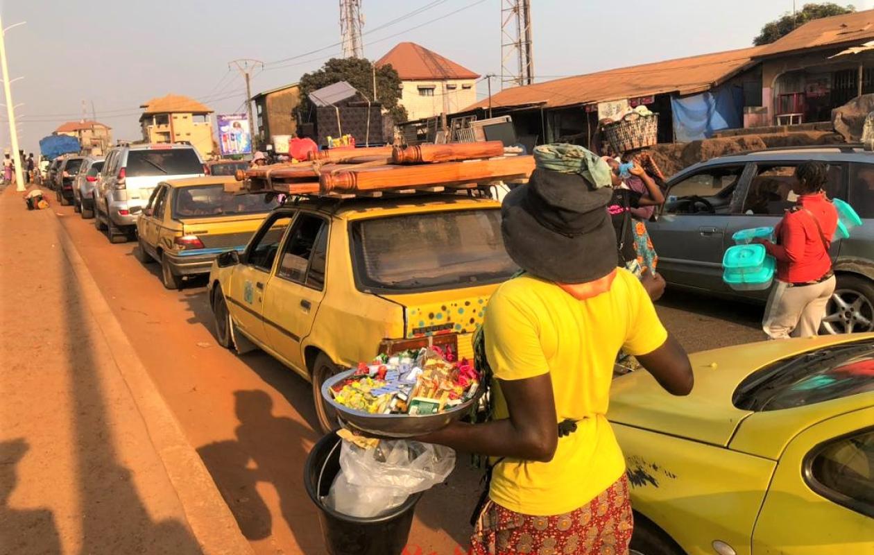 Les “petites sœurs” de la capitale : survivre entre débrouille et vulnérabilité