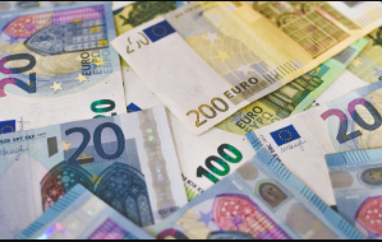 Des centaines de billets de banque dans un centre de tri : 100 000 euros retrouvés au milieu des déchets par des employés