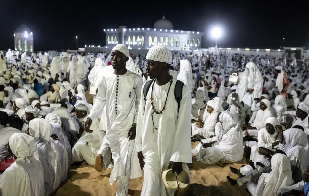 Flux communautaires et structuration économique : le poids des groupes religieux