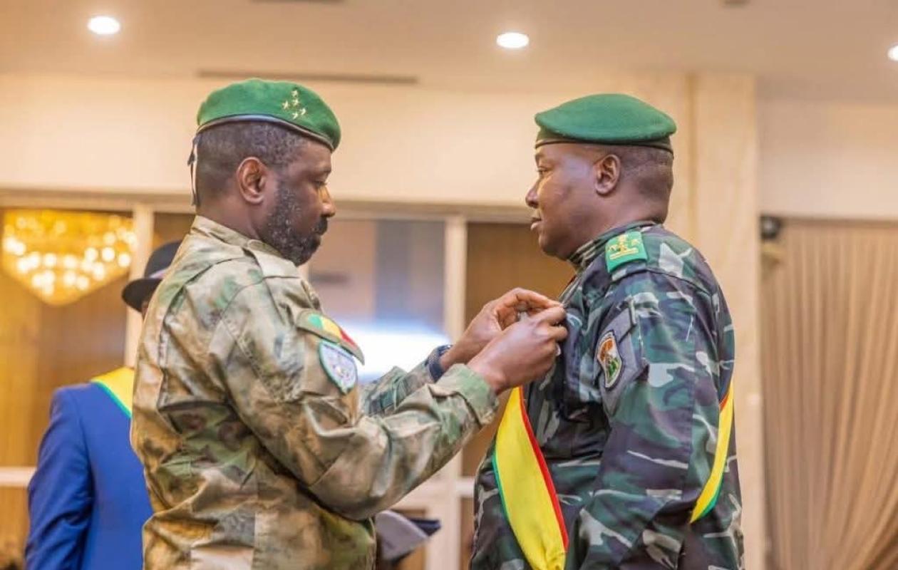 AES : Abdourahamane Tiani élevé à la dignité de Grand-Croix de l’Ordre national du Mali