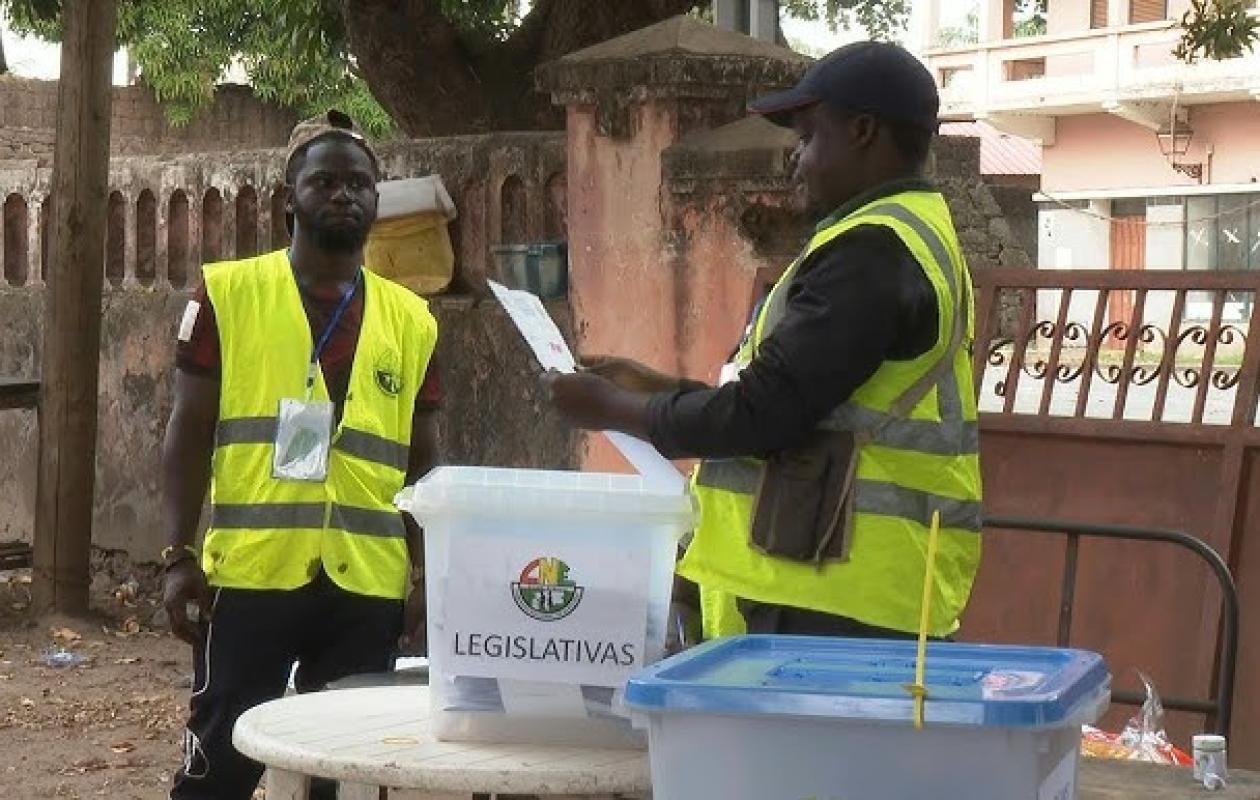 Présidentielle en Guinée: fermeture des bureaux de vote