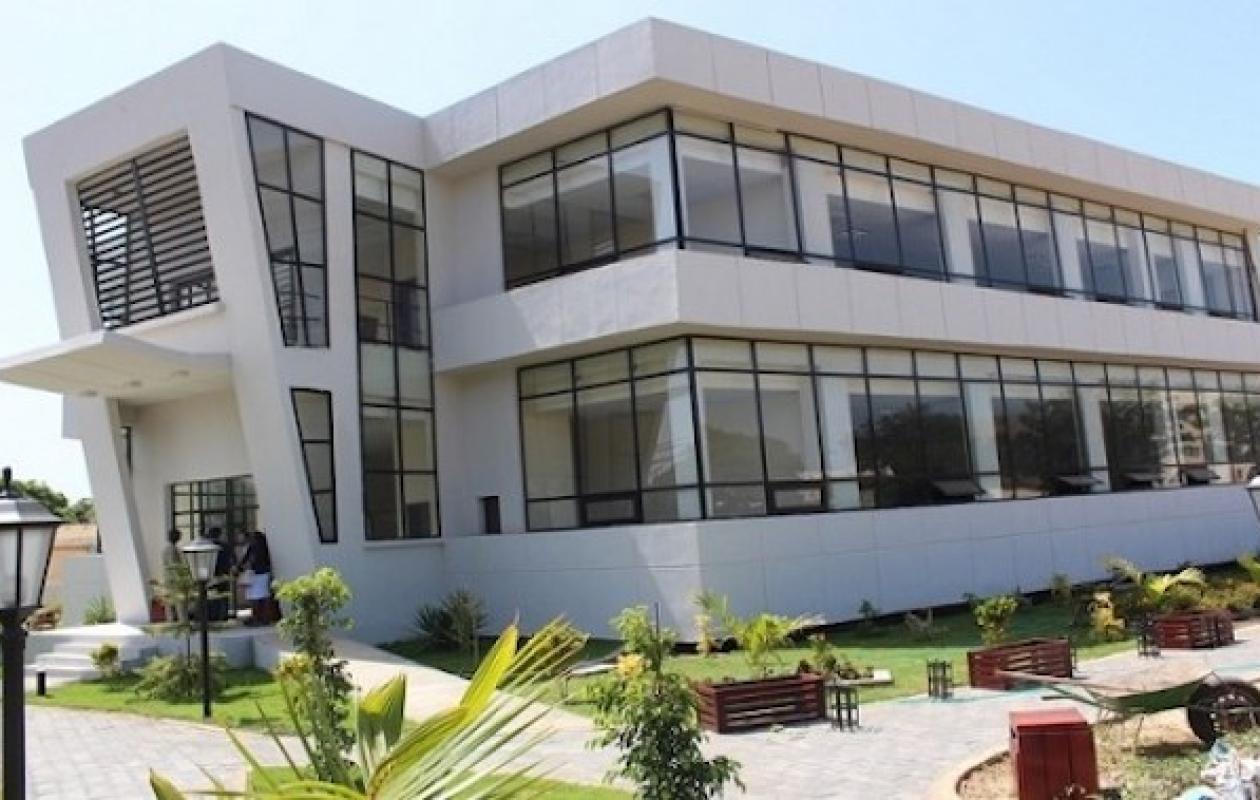 Université numérique Cheikh Hamidou Kane : privés de leurs ordinateurs portables, les étudiants sont victimes du dialogue de sourds entre le ministère de l’Enseignement supérieur et la…