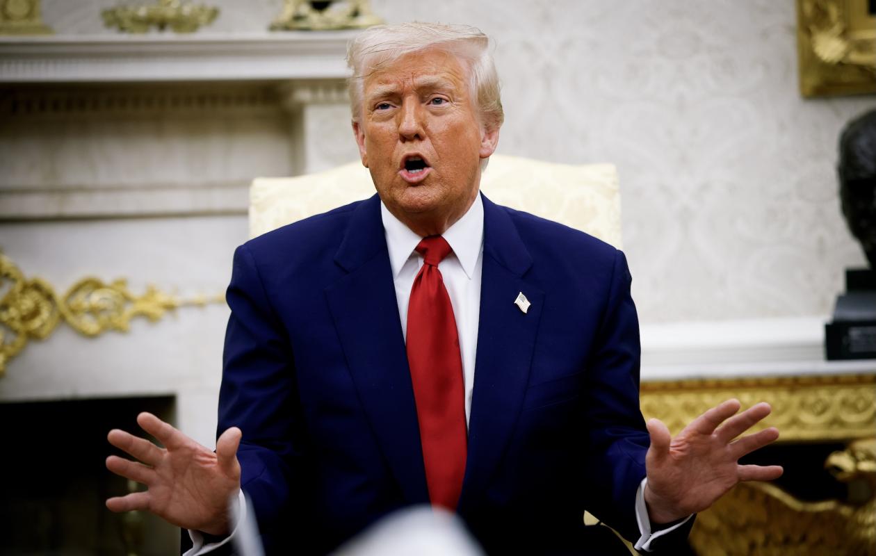 Trump affirme que si l'Iran tue des manifestants, les Etats-Unis "viendront à leur secours"