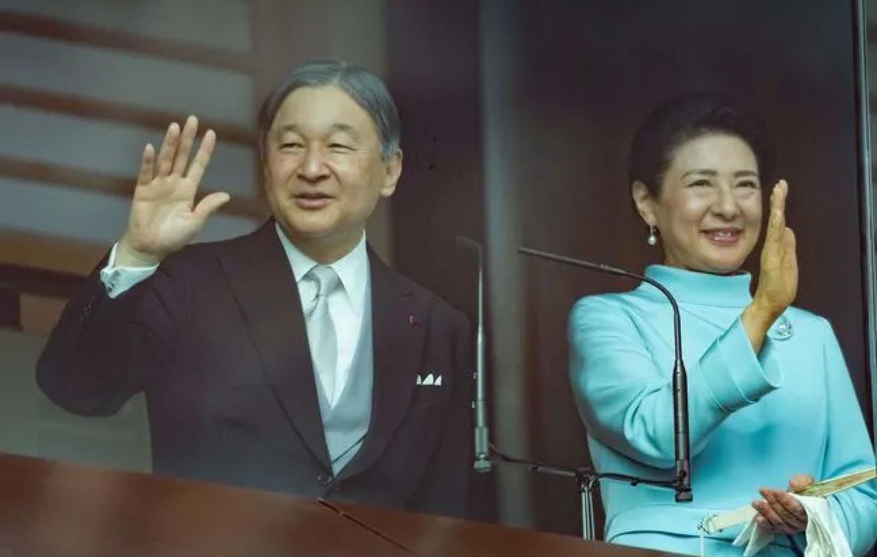 Japon : Un jeune homme se présente nu devant l’empereur…