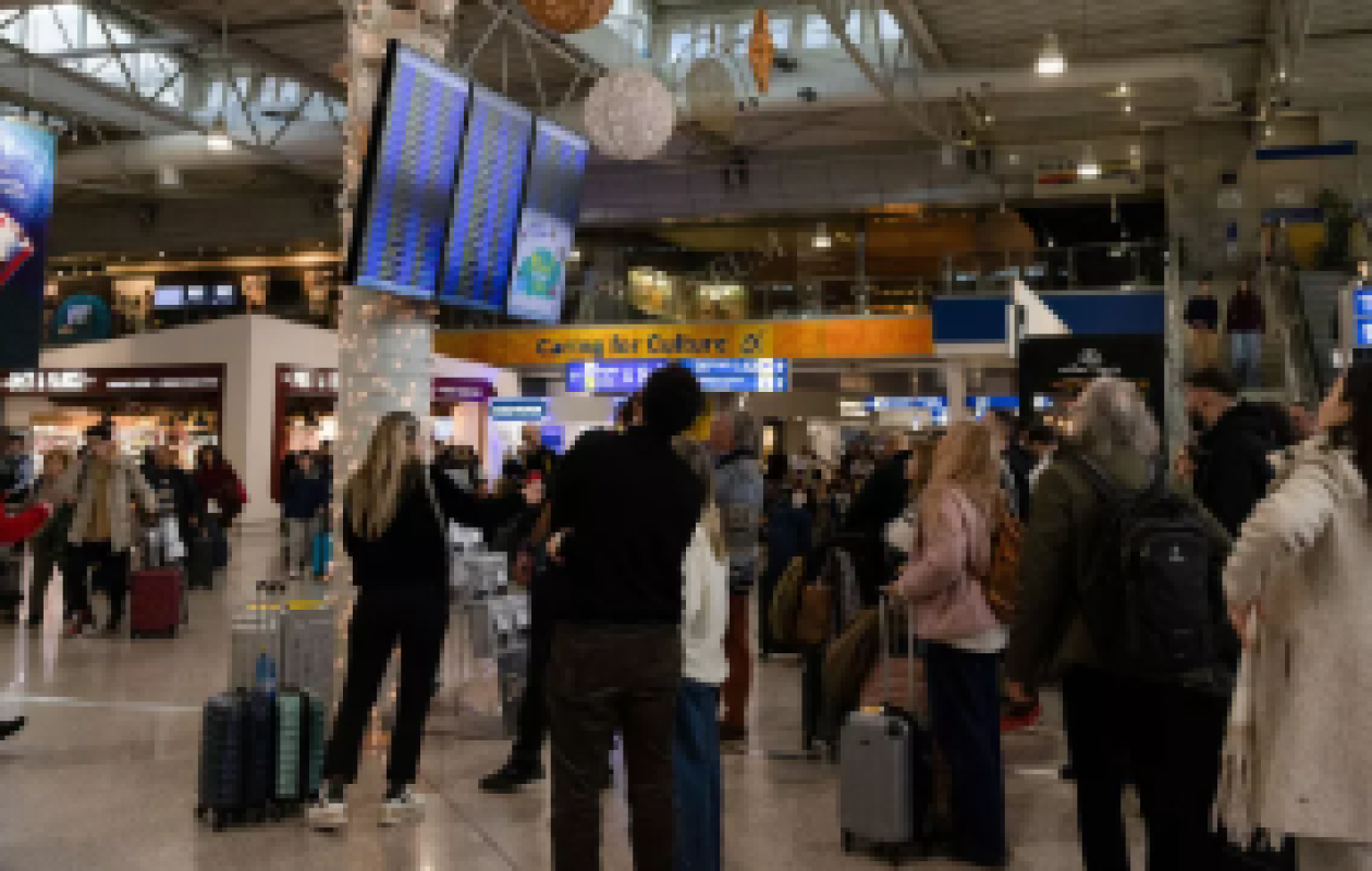 «Aucun avion n’a atterri ou décollé» : un problème technique «sans précédent» sème la pagaille dans les aéroports grecs