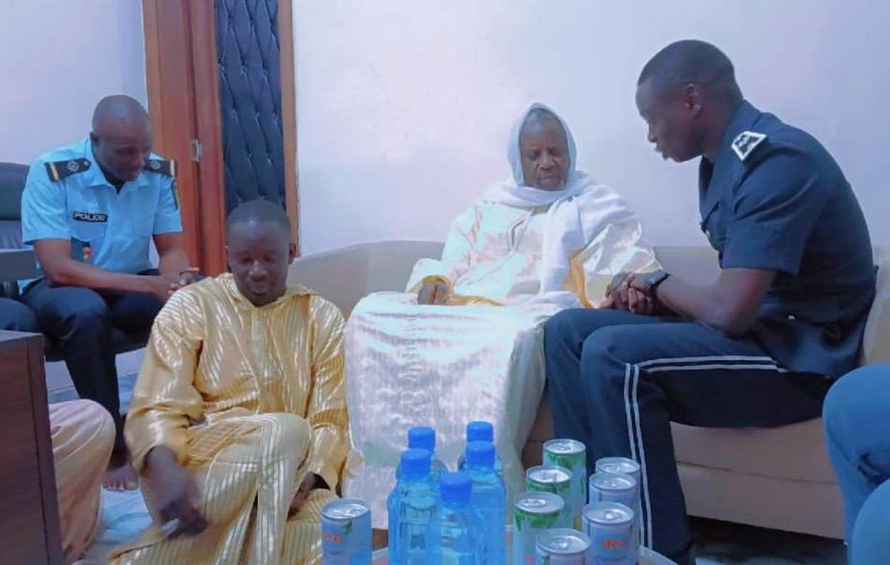 Touba : Serigne Mourtalla Mbacké Falilou  en visite de courtoisie au commissariat de Ndamatou