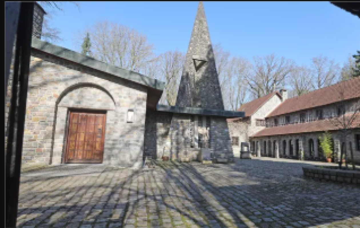 Violences sur mineurs : trois prêtres traditionalistes de Riaumont visés par une enquête canonique