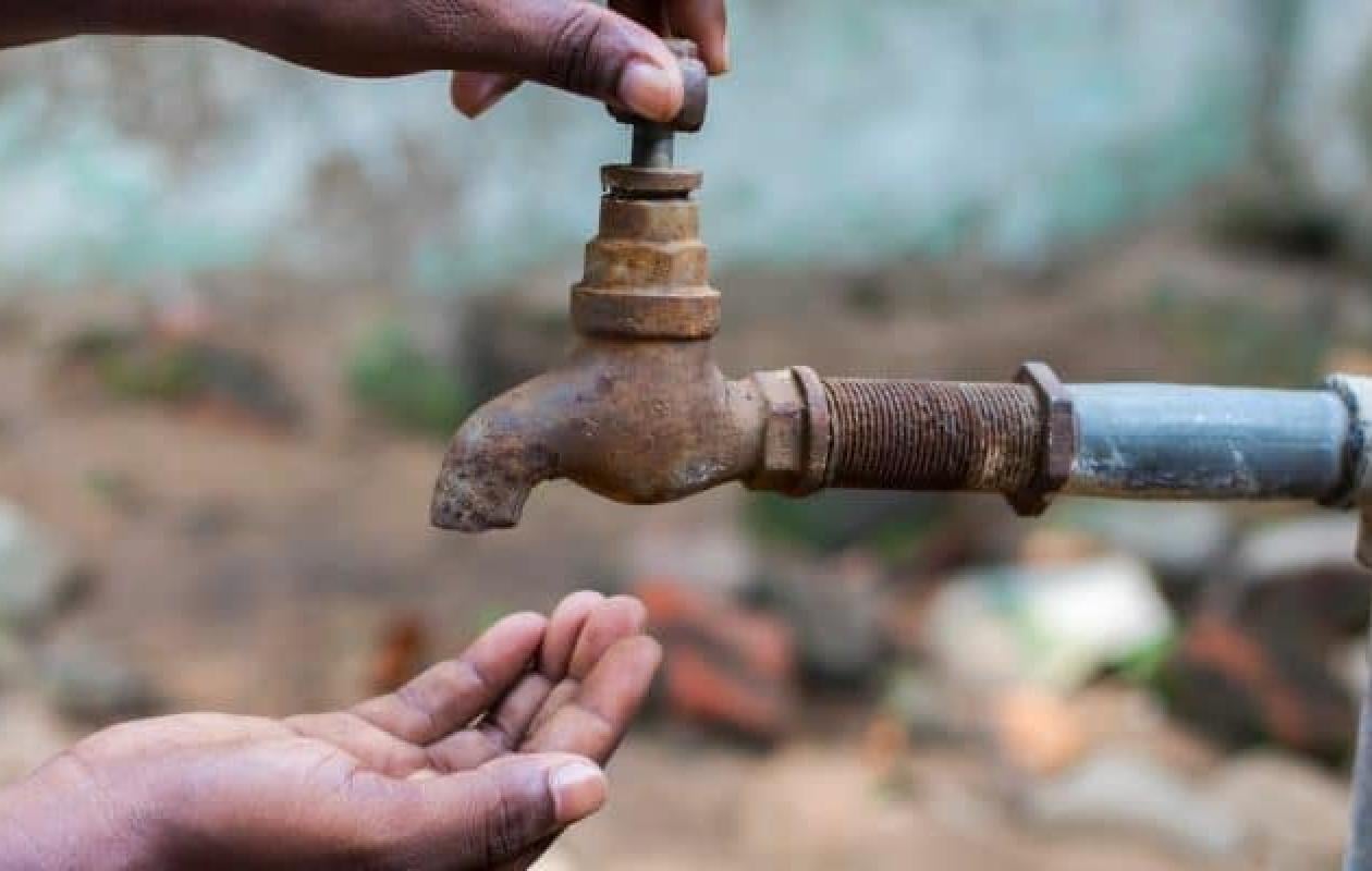 DAROU KHOUDOSS : Les habitants crient leur soif face à une pénurie d'eau persistante