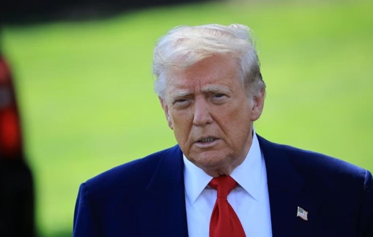 "Continuez à manifester", "l'aide est en route", lance Donald Trump aux Iraniens