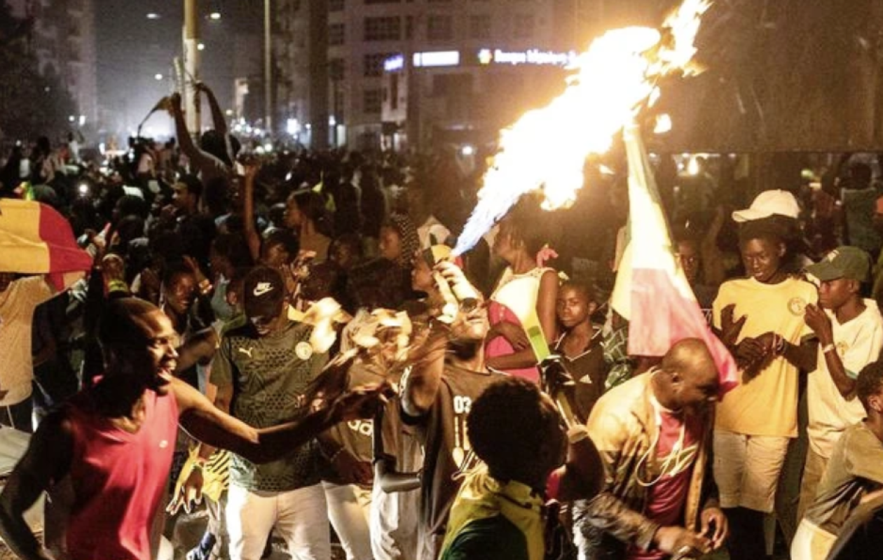 Dakar : liesse populaire aux HLM Grand Yoff et au CICES après la victoire des Lions face à l’Égypte