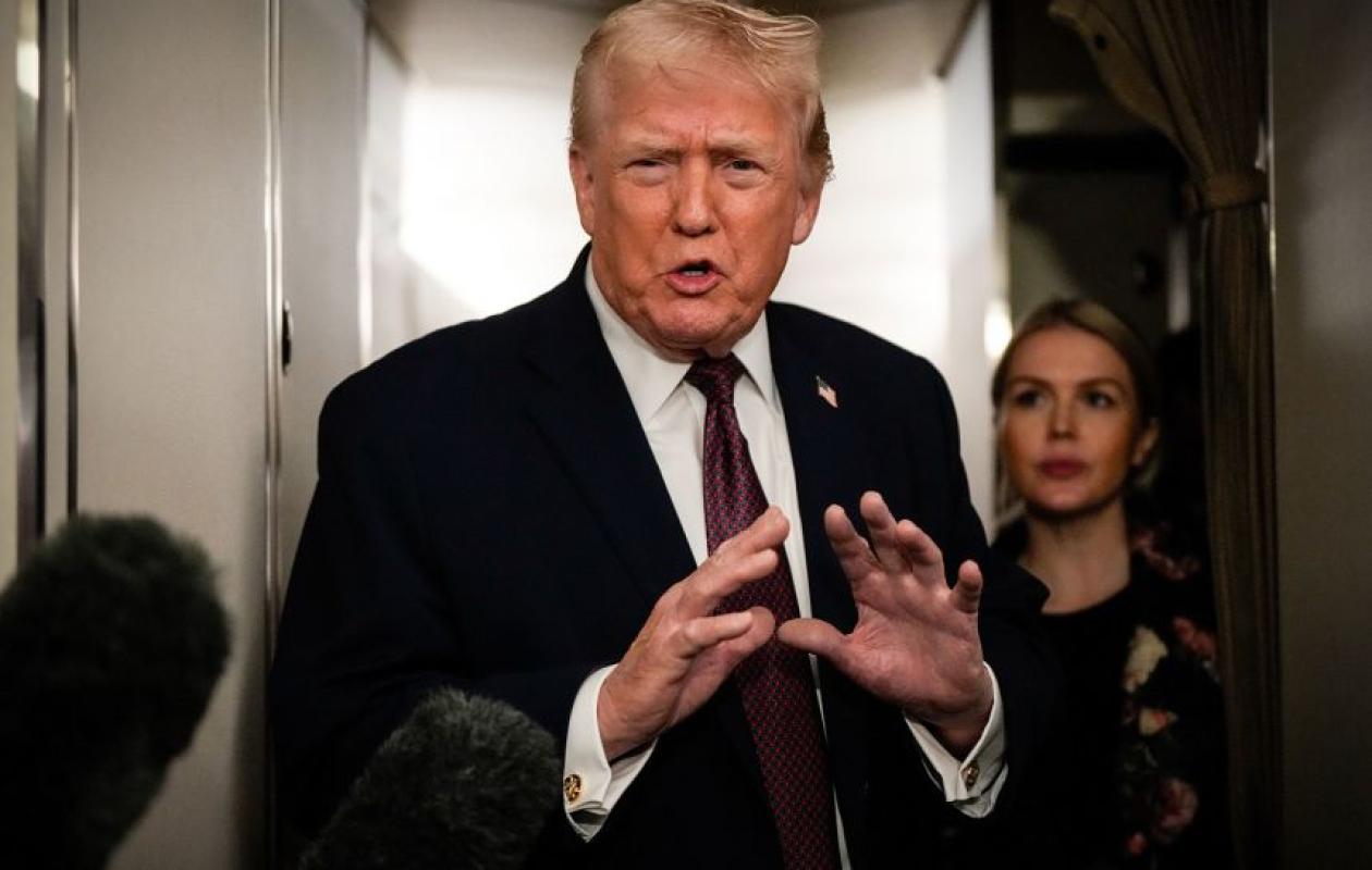 Trump assure que les "tueries en Iran ont pris fin" mais laisse planer la menace d'une intervention